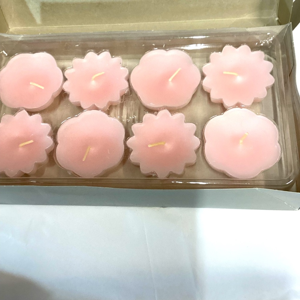 Partylite Set of  8 Pink Flower-Shaped floater Candles